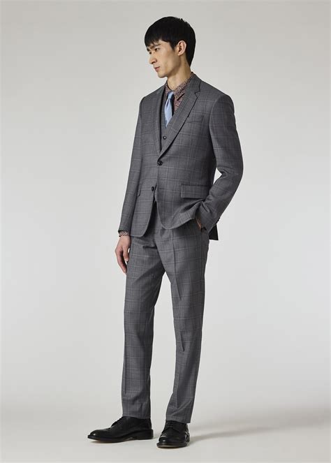 Threepiece suit in gray with a classic check pattern in 100 wool