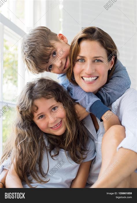 Threesome Mom Onlyfans Leak