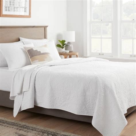 Featuring a charming, garment-washed paisley stitch pattern in a solid hue, this quilt coordinates with matching shams and bedsheets of your choice to bring an inviting touch to your boudoir — giving you an array of decorating options. Threshold™: Looks like home, feels like you. Dimensions (Overall): 92 Inches (L), 68 Inches (W)
