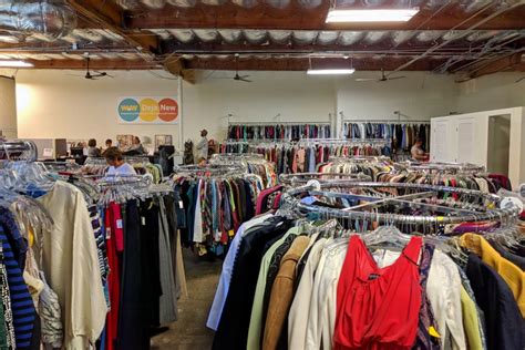 Thrift stores in bakersfield. Volunteer. If you would like to volunteer at Encore’ please contact our Volunteer Coordinator at (661) 325-0863 Ext. 219. Our resale shops will gladly accept your gently used clothing, accessories and household item donations at both our Boutique and our Mission Distribution Center Locations. 