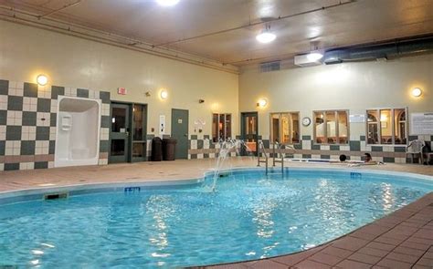 Thunder Bay Hotels with Waterparks - Tripadvisor