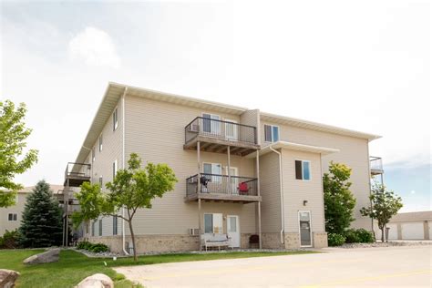 This unique and newly built community features game rooms, workout studios, a rooftop patio, and work pods all while being in a terrific location near your favorite shops, restaurants, and entertainment destinations. Check for available units at The Haven on Veterans in Fargo, ND. View floor plans, photos, and community amenities.