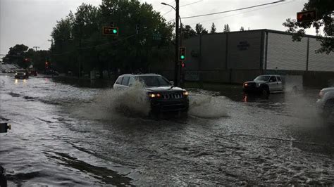 Thunderstorm causes flash flooding in Medicine Hat