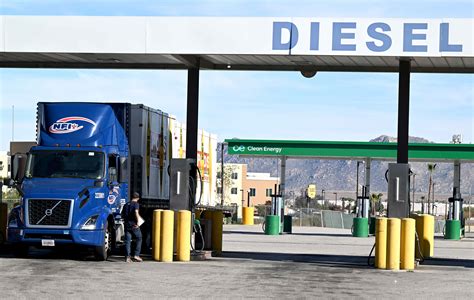 Ticker: California moves to phase out diesel trucks; EU ends standoff over Ukraine farm glut