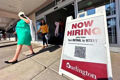 Ticker: Unemployment applications at 7-month low; UAW: GM wage offer ‘insulting