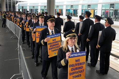 Ticker: United pilots picket; New drug for hot flashes gets FDA nod