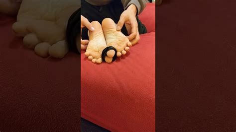 Tickle feet youtube. similiar videos purchasable under: luke.schmitt390@gmail.comEducational Babinski reflex demonstration by doctorsanatomical education college of ohio, babinsk... 