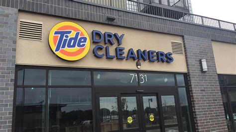 Visit our Tide Cleaners Boca Raton Tide Cleaners location and see how we strive to be the best dry cleaners and laundry service in the Boca Raton, FL area . 