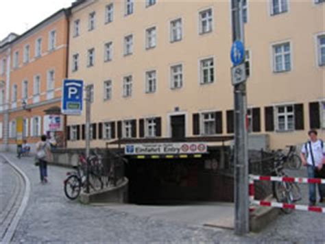 Tiefgarage Theater Bismarckplatz in Regensburg mit Infos über Anfahrt