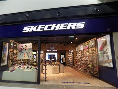 Tienda skechers. Skechers es una marca de calzados, ropa y accesorios para dama, caballeros y niños.skechers es un estilo de vida. LOCAL: F-R26 . UBICACIÓN: Feria. TELEFONO: (0212) 264-59-30 ... 