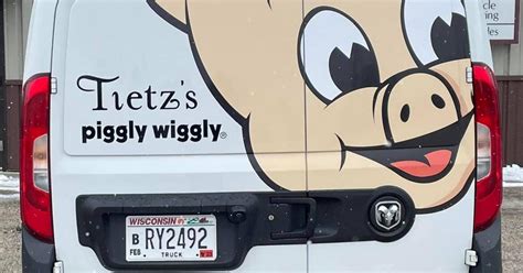 Tietz piggly wiggly. Tietz's Piggly Wiggly Plymouth is now hiring a Part-time,Temporary GROCERY BAGGING/UTILITY CLERK - PART TIME in Plymouth, WI. View job listing details and apply now. 