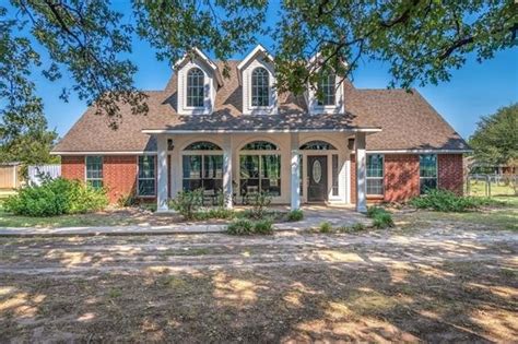 Tiffany Pugh in Scurry, Texas - Real Estate Agent