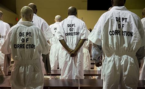 Find data on those inmates who are currently incarcerated in