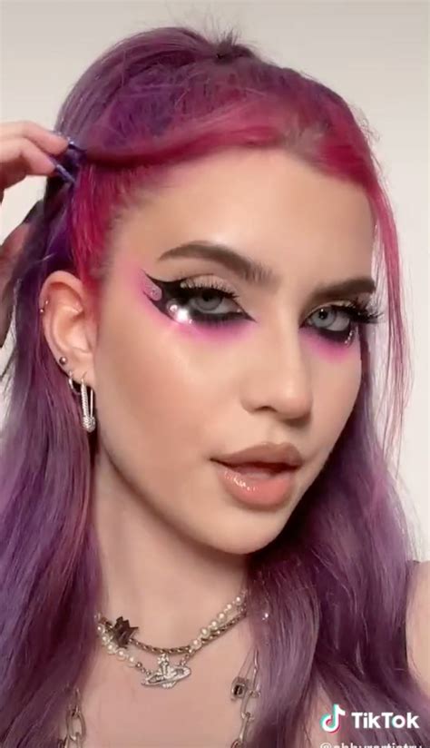 Tiktok makeup. Meredith Duxbury (@meredithduxbury) on TikTok | 716.9M Likes. 18.8M Followers. Beauty and fashion MY COLLECTION WITH MORPHE IS NOW AVAILABLE! ⬇️🥳🩵🫶🏻.Watch the latest video from Meredith Duxbury (@meredithduxbury). ... What an HONOR to have THE @Pat McGrath Labs do my makeup for the @cfda awards 😭 THANK YOU MOTHER 🥹 🫶🏻 . 