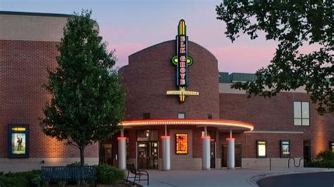 Theaters Nearby AMC Streets of Woodfield 20 (3 mi) Marcus Addison Cinema (3. . 