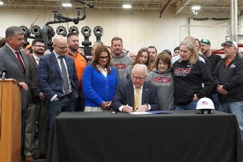 Tim Walz signs law to improve safety conditions at oil refineries
