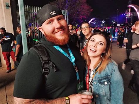 TimTheTatman is a popular gamer and twitch star. As per wiki, his real name is Timothy John Betar, is married, wife name is Alexis, has a net worth of $500 thousand, 1.82 m tall. Check his family and facts info here. “Tim the Tat Man” is a professional gaming enthusiast and a social media sensation.. 