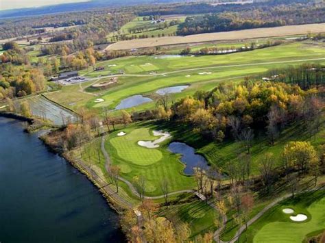 Timber banks. Timber Banks is a modern and stylish golf club with a challenging course designed by Jack Nicklaus. It also offers fine dining, banquet facility and boat marina coming in 2024. 