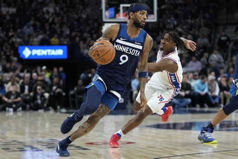 Timberwolves’ Nickeil Alexander-Walker proves his value by playing in the present