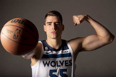 Timberwolves agree to two-way deal with center Luka Garza