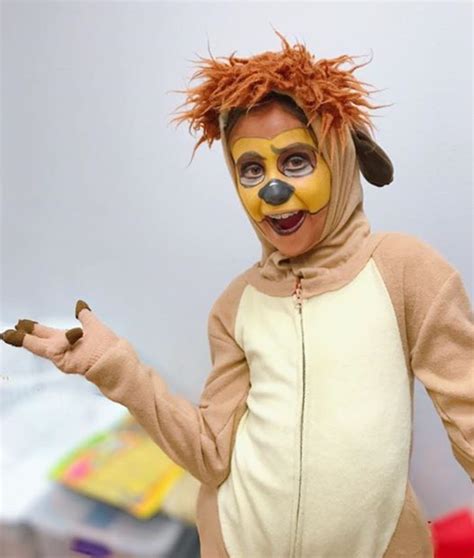 Jul 24, 2019 · If you figure out how to mimic his tusks in a children’s costume, please let me know in the comments! Use the code AYANA on Primary.com for 25% off your first order! If you love this tutorial, check out all of my other Lion King costumes!! Simba. Baby Simba. Nala. Zazu. Hyenas. Timon. Rafiki. Here’s the Instagram post I made using the Timon ... . Timon and pumbaa costumes for dogs
