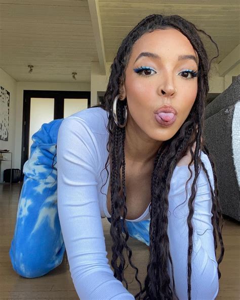 Tinashe naked photos. Have you ever taken a photo that you absolutely love, but wish that the background was different? Maybe you want to remove distracting elements from the background, or perhaps you ... 
