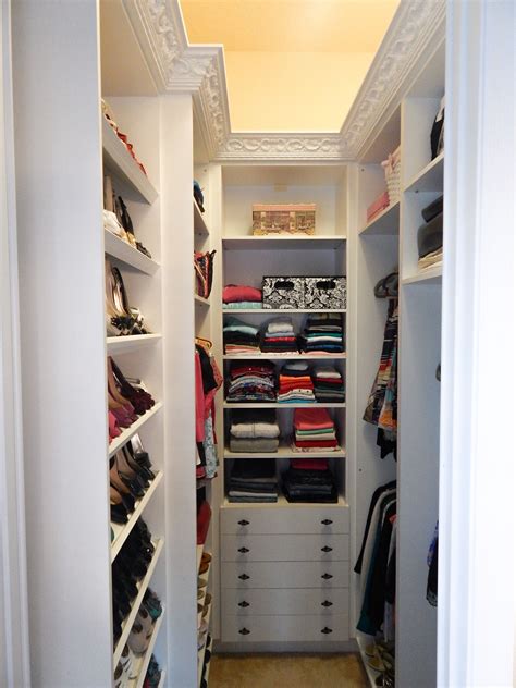 Tiny walk-in closet. Combining hanging space and shelves is one of the best small walk-in closet ideas for storing clothes, decorations, shoes, and other accessories. Sometimes the storage boxes and drawers won’t fit in the tiny space of the closet. In cases like this, a combination of hanging rails, shelves, and other closet systems is an effective way to use ... 