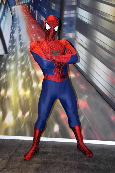 Tips for choosing the perfect Spider-Man Disneyland costume.