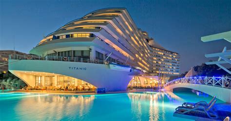 Titanic Beach Lara Resort. 