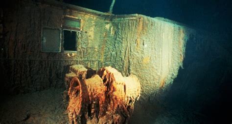 Titanic tourist submarine goes missing off Atlantic coast