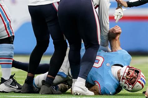 Titans QB Will Levis leaves OT loss after left leg bent awkwardly on sack