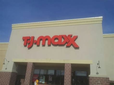 T.J. Maxx at 1640 NW Chipman Rd, Lee's Summit MO 64081 - ⏰hours, address, map, directions, ☎️phone number, customer ratings and comments. . 