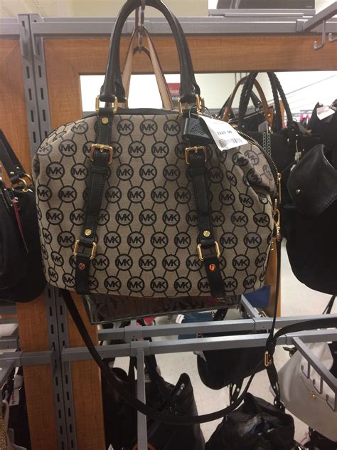 Tj maxx michael kors bags. Free Shipping on $89+ orders. Amazing savings on brand-name clothing, shoes, home decor, handbags & more that fit your style. Its Not Shopping Its Maxximizing 
