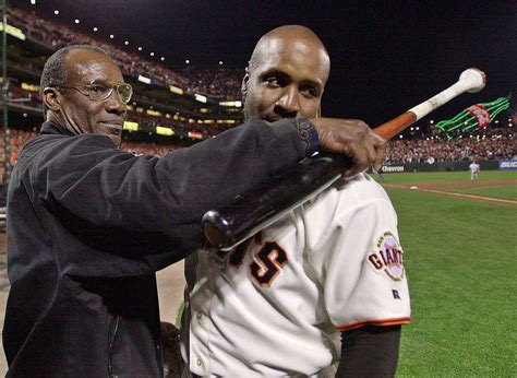 Today in Sports – Barry Bonds hits 500th career Home Run