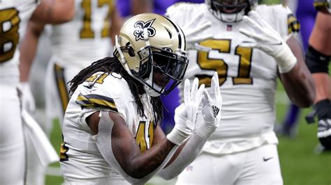 Today in Sports – RB Alvin Kamara equals Ernie Nevers 1929 NFL record of 6 touchdowns in a game