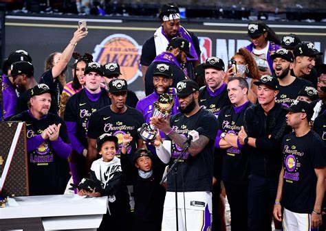 Today in Sports – The three-year championship reign of the Los Angeles Lakers ends
