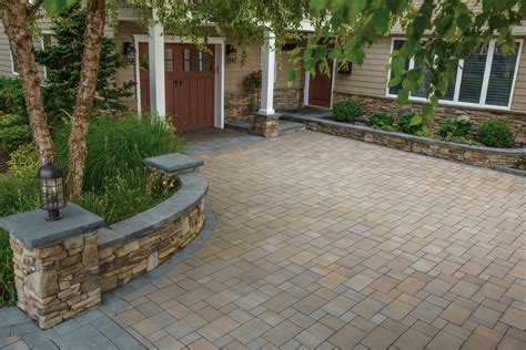 Toffee onyx lite. May 25, 2017 - Our most popular color choice: Toffee Onyx Lite. Kimble & Sons used the Cambridge 3pc Ledgestones to create an amazing driveway. May 25, 2017 - Our ... 
