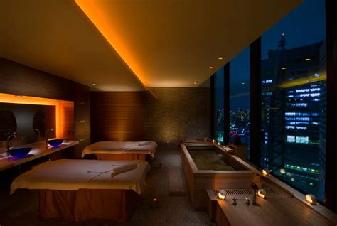 Tokyo spa. Tokyo Massage 60 minutes ¥ 35,000 / 90 minutes ¥ 42,000. Using oils authentic to Japan which capture the natural essence of the four distinctive seasons, the treatment … 