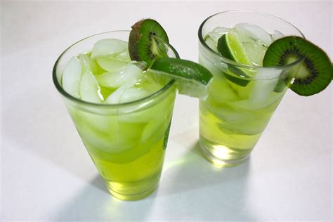 Tokyo tea drink. How to make a Tokyo Iced Tea Cocktail. This quick and easy mixed drink recipe is made using spiced rum (Captain Morgan Cannon Blast), vodka (Three Olives), t... 