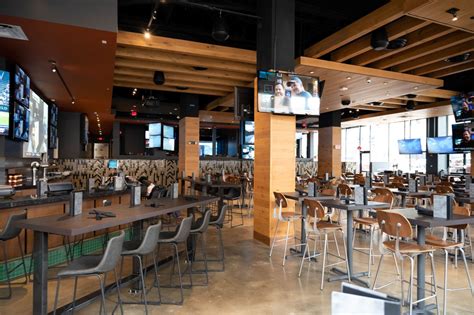 Best Sports Bars in National Harbor, MD - Tom's 