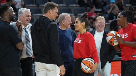 Tom Brady becomes minority owner of WNBA’s Las Vegas Aces