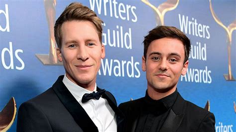 Tom Daley and Dustin Lance Black become parents - BBC News