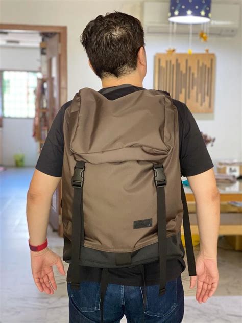 TOM BIHN Forums Statistics. Collapse. Topics: 15,270 Posts: 197,674 Members: 7,218 Active Members: 163 Welcome to our ... In my opinion, there's a bit of a hole in the Tom Bihn product line for casual workaday EDC. I don't need to carry a laptop, and like NYC Writer, I prefer my carry with a zipped up option and not just a flap. .... 