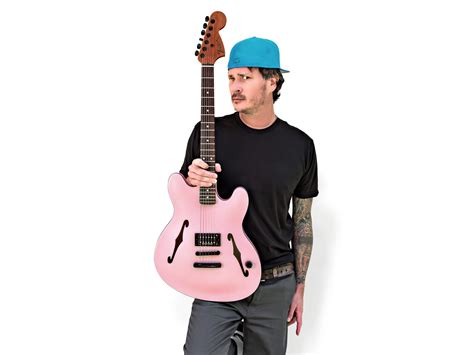 Tom delonge guitar