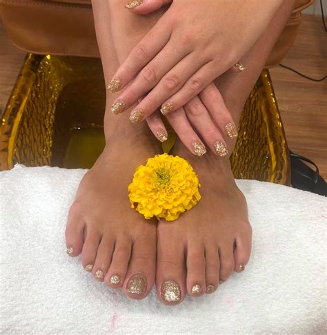 Tommy nails. Tommy Nails in Phoenix, AZ is a highly recommended nail salon known for its exceptional service and cleanliness. Customers rave about the friendly staff who understand their preferences and provide top-notch nail care in a sanitized environment. 