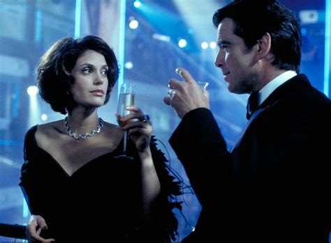 Tomorrow never dies discussion : r/JamesBond