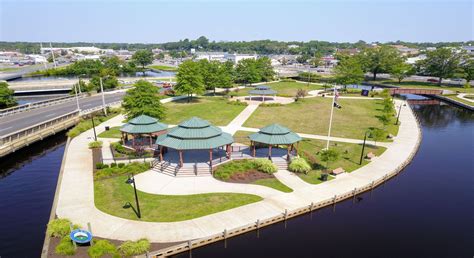 Toms river township. Toms River Township is the only municipality in the State of New Jersey that manages an oceanfront beach, a golf course, an ice rink, and first class playground facilities. Each division is staffed by experienced and dedicated recreation professionals who are devoted to making the Toms River Recreation Department the best public recreation ... 