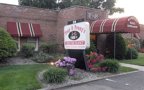 Tony & Penny's Restaurant, Ludlow, Massachusetts. 565 lik