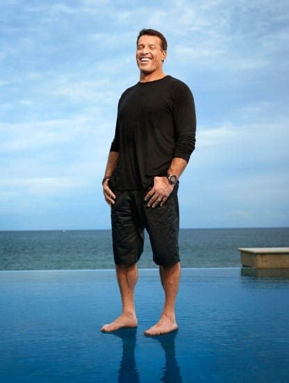 Tony robbins how tall. Tony Robbins went from a height of 5 feet, 1 inch during his sophomore year of high school to well over 6 feet tall before his senior year. While the muscles spasms from the quick growth were quite painful, they were not as bad as finding out his rapid growth was due to a tumor in his brain on his pituitary gland. 
