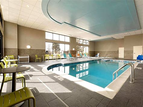 Top 20 Hotels with Pool in Milwaukee - Anna Holt